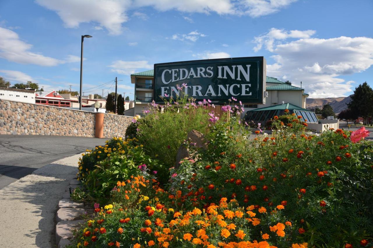 Cedars Inn Wenatchee Exteriör bild